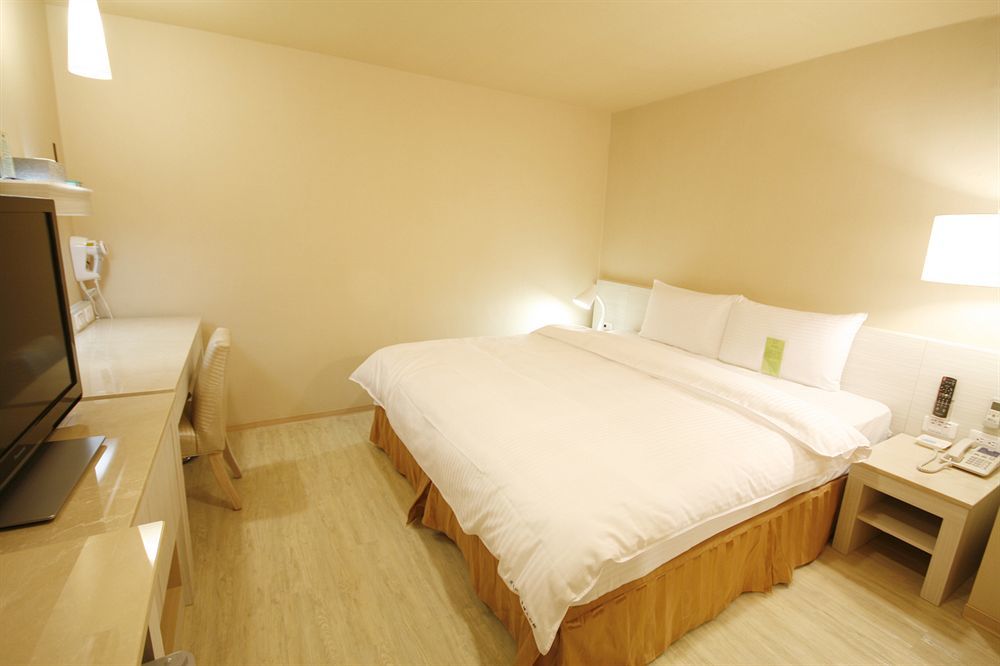 Kindness Hotel - Houyi Jiuru Kaohsiung Esterno foto